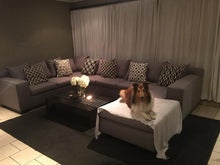 Load image into Gallery viewer, Leslie U shape