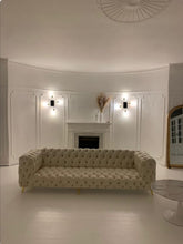 Load image into Gallery viewer, Full Buttoned Chesterfield
