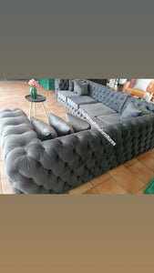 Full buttoned Chesterfield Corner Couch ❄️WINTER SPECIAL❄️