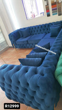 Load image into Gallery viewer, Full buttoned Chesterfield Corner Couch

